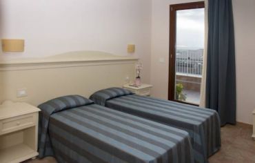 Double or Twin Room with Sea View