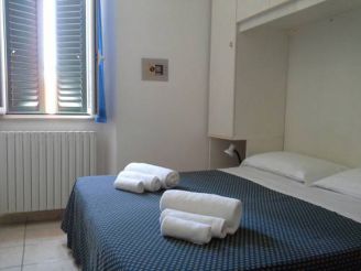 Small Double Room with Bathroom (1-2-7-8)