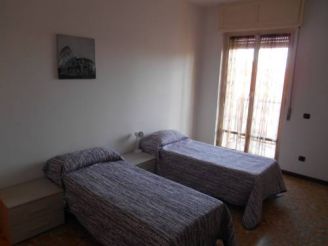 Double Room with single beds  with Shared Bathroom