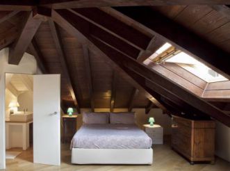 Large Double Room - Attic