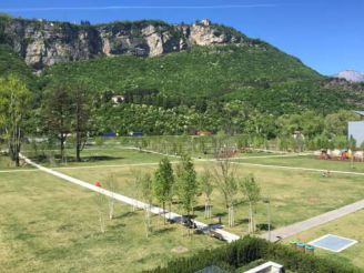 Apartment with Mountain View