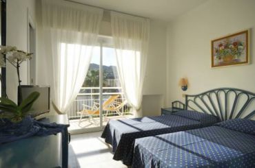 Classic Double or Twin Room with Partial Sea View