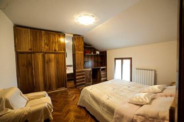 Double Room with Mountain View and Shared Bathroom