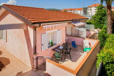 One-Bedroom Apartment with Terrace