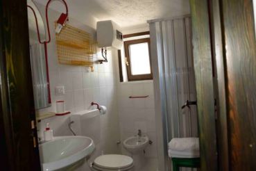 Double or Twin Room with Shared Bathroom