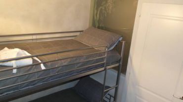 Двухместный номер с 2 отдельными кроватями и двухъярусными кроватями 